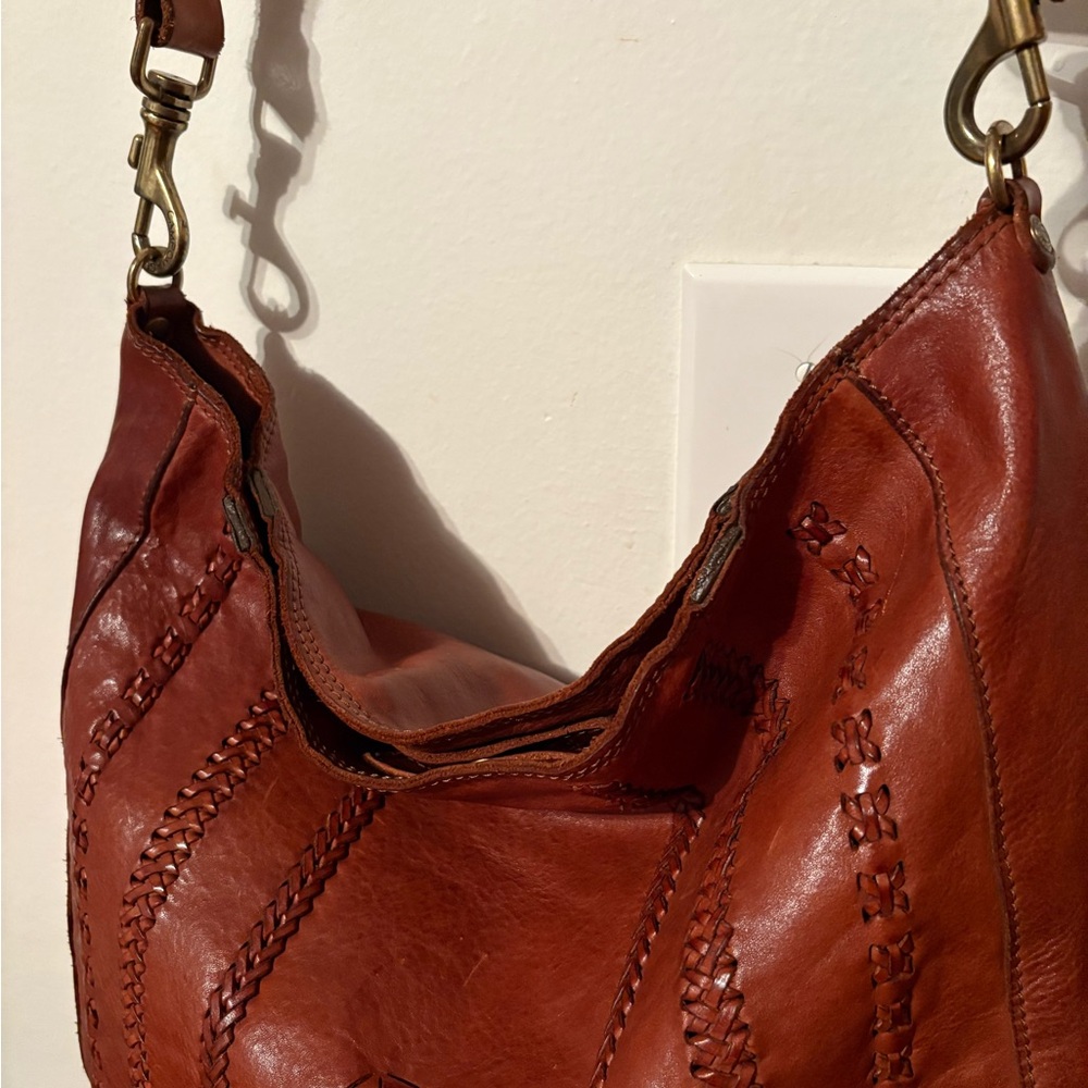 Campomaggi Corallo cognac leather crossbody or hobo bag - Picture 5 of 12